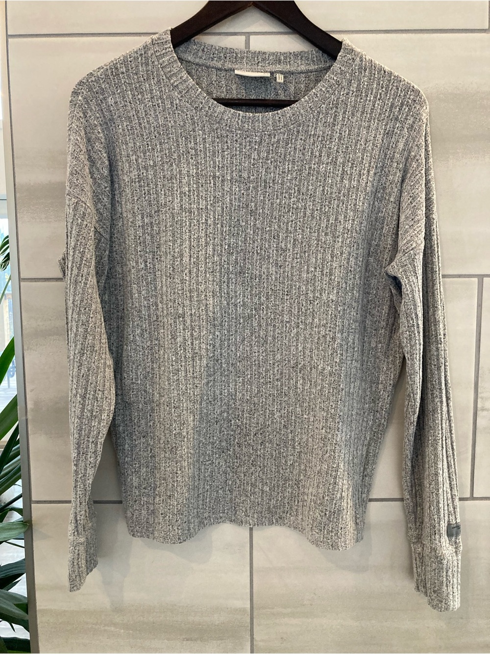 Women's Ribbed Crewneck Sweater - Light Gray
